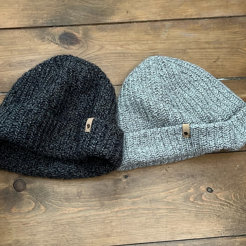 2 Fjall Raven beanies